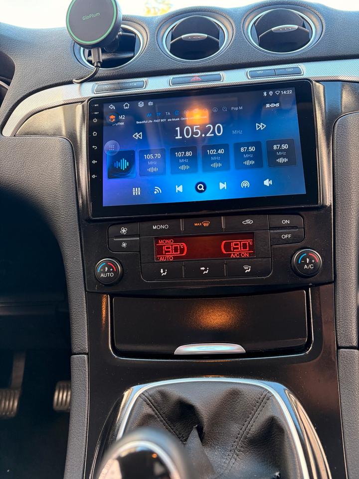 Ford S-Max 2011 — photo 10