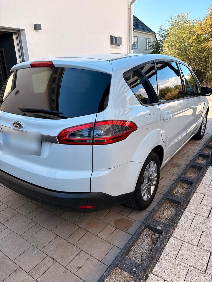 Ford S-Max 2011 — interior
