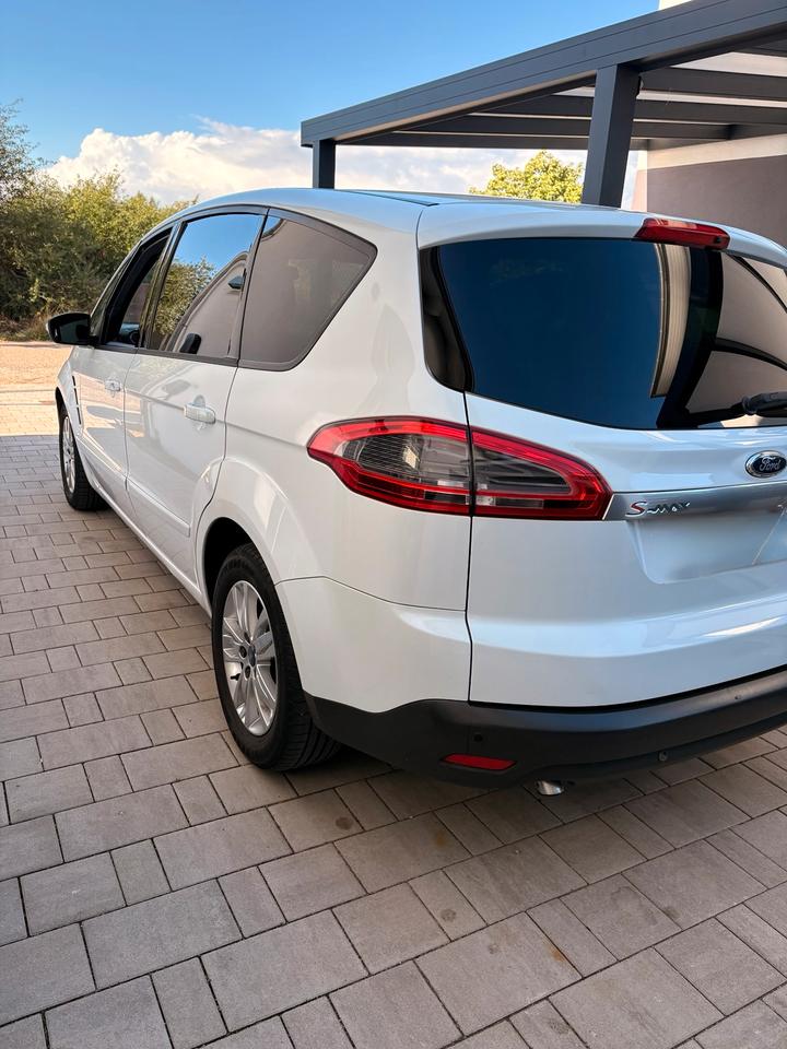 Ford S-Max 2011 — engine