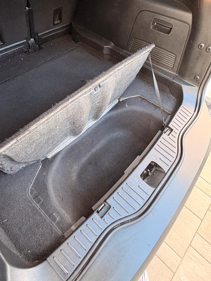 Ford S-Max 2011 — photo 7