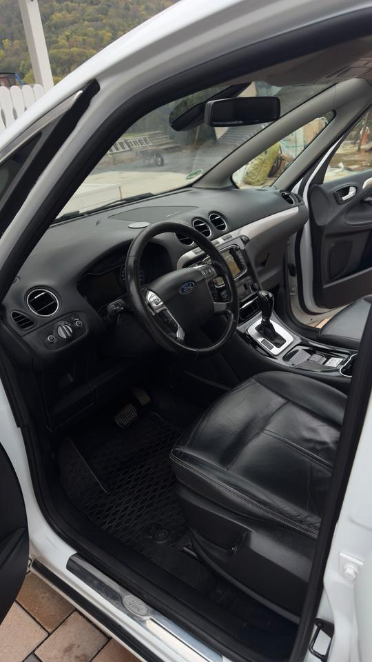 Ford S-Max 2010 — photo 10