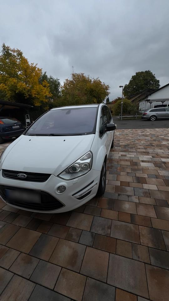 Ford S-Max 2010 — interior