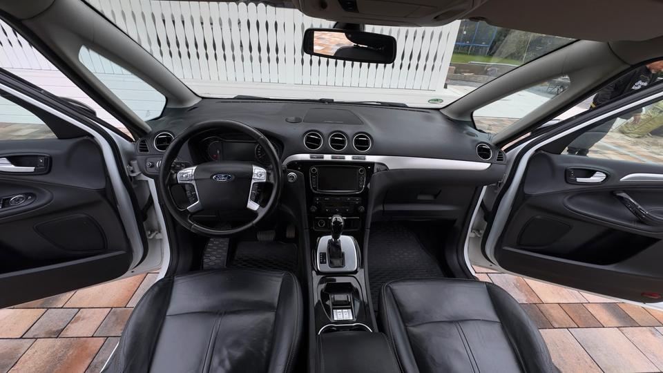 Ford S-Max 2010 — photo 9