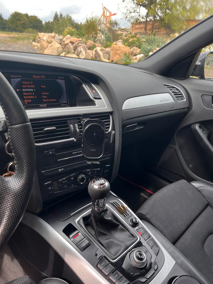 Audi A4 2011 — photo 5