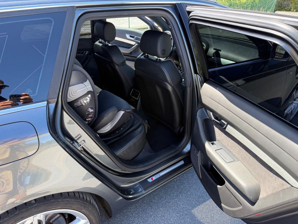 Audi A6 2011 — photo 9