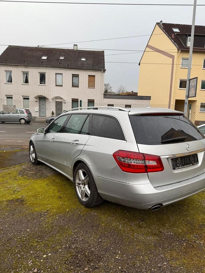 Mercedes Benz E 350 2010 — rear view