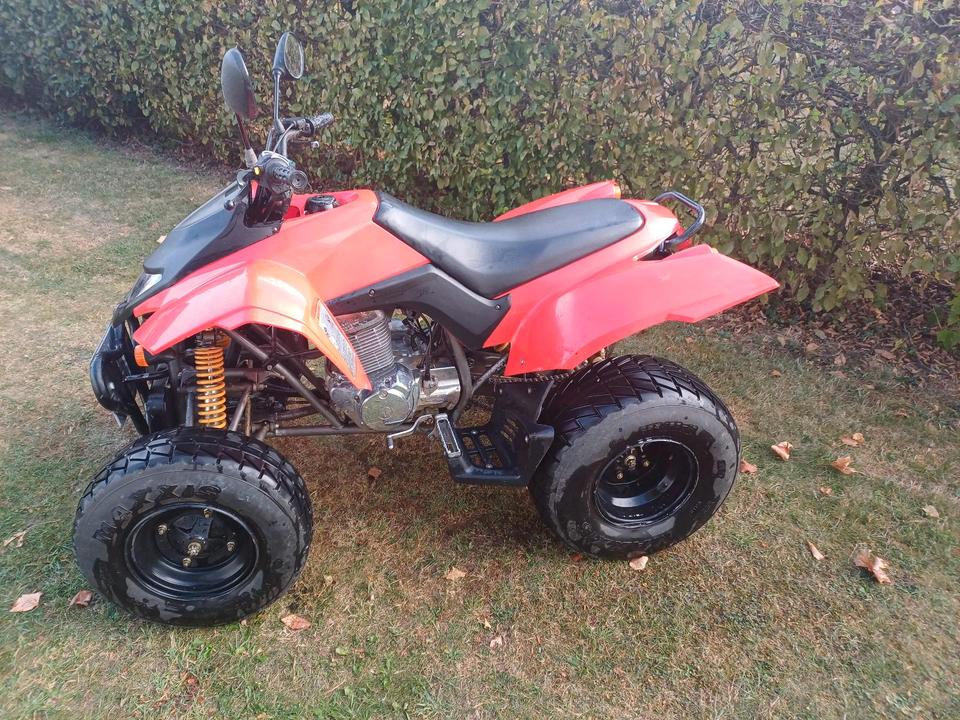 Weitere Motorräder Derbis SM 1A 250 CCM, 2005