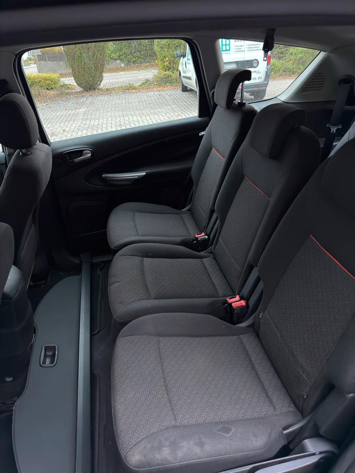 Ford S-Max 2009 — photo 12
