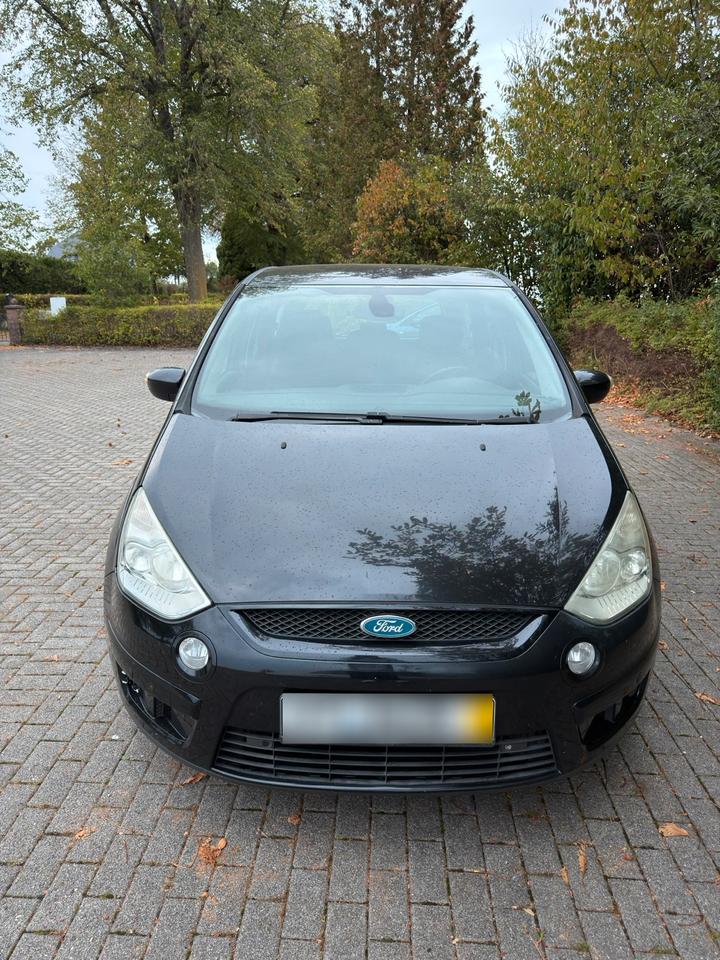 Ford S-Max 2009 — interior