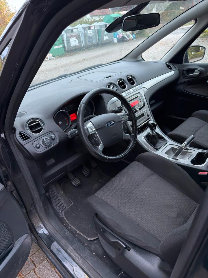 Ford S-Max 2009 — photo 9