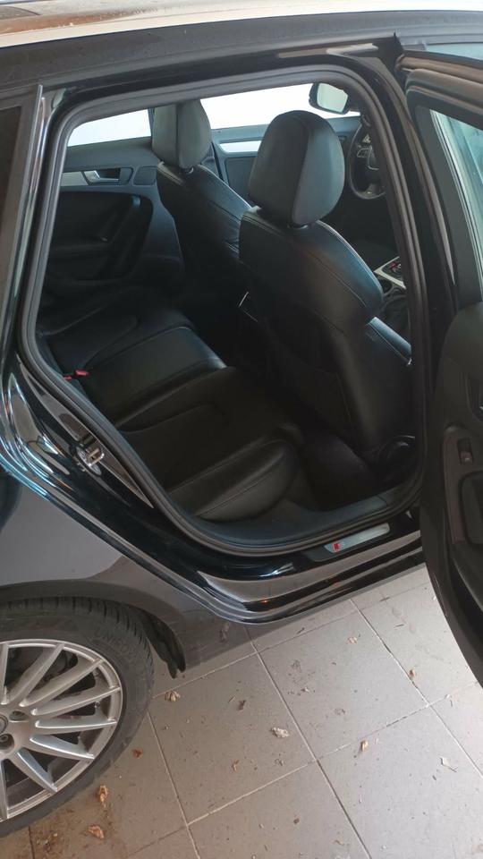 Audi A4 2011 — photo 5