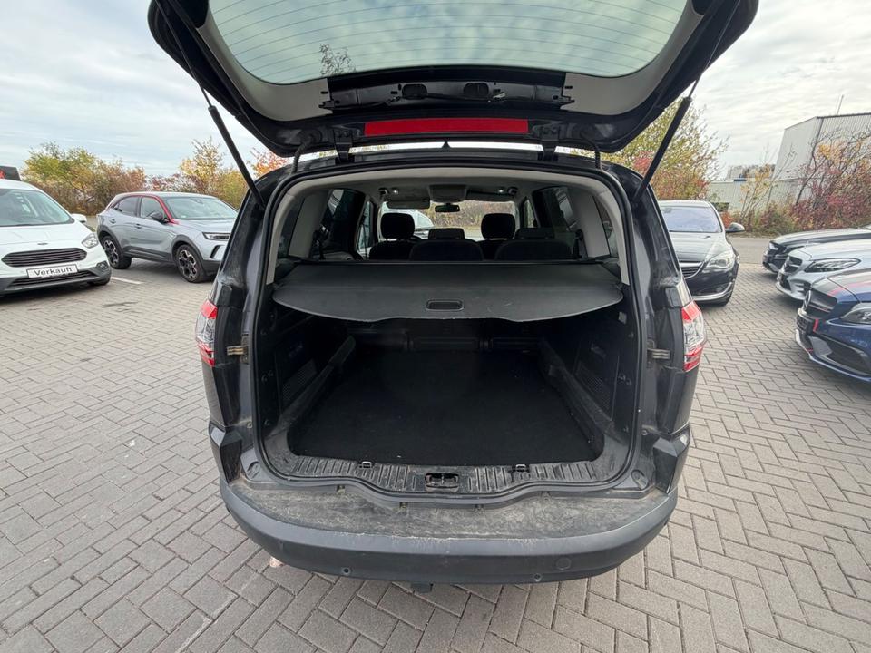 Ford S-Max 2011 — photo 7