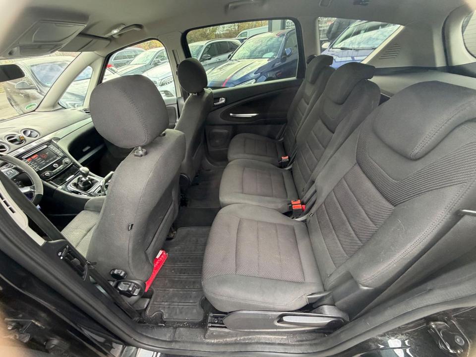 Ford S-Max 2011 — photo 8