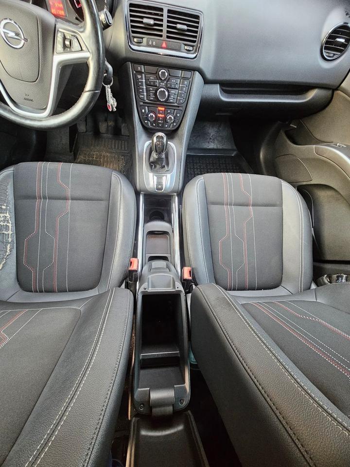 Opel Meriva 2012 — photo 10