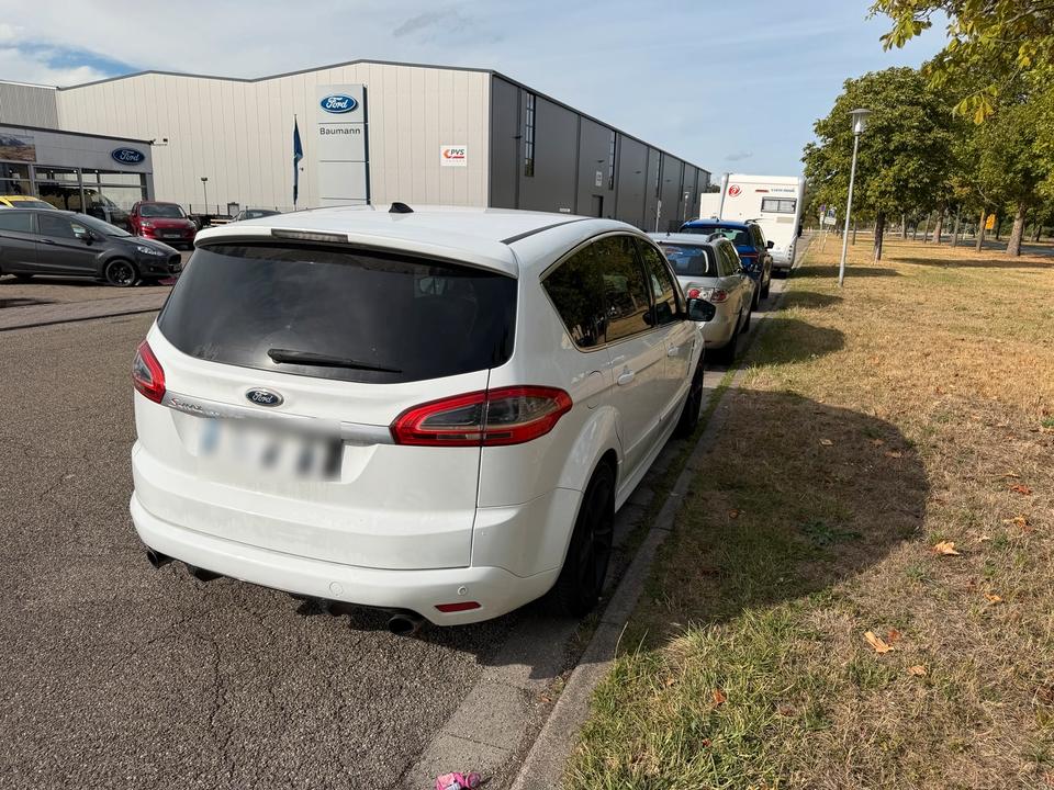 Ford S-Max 2010 — салон