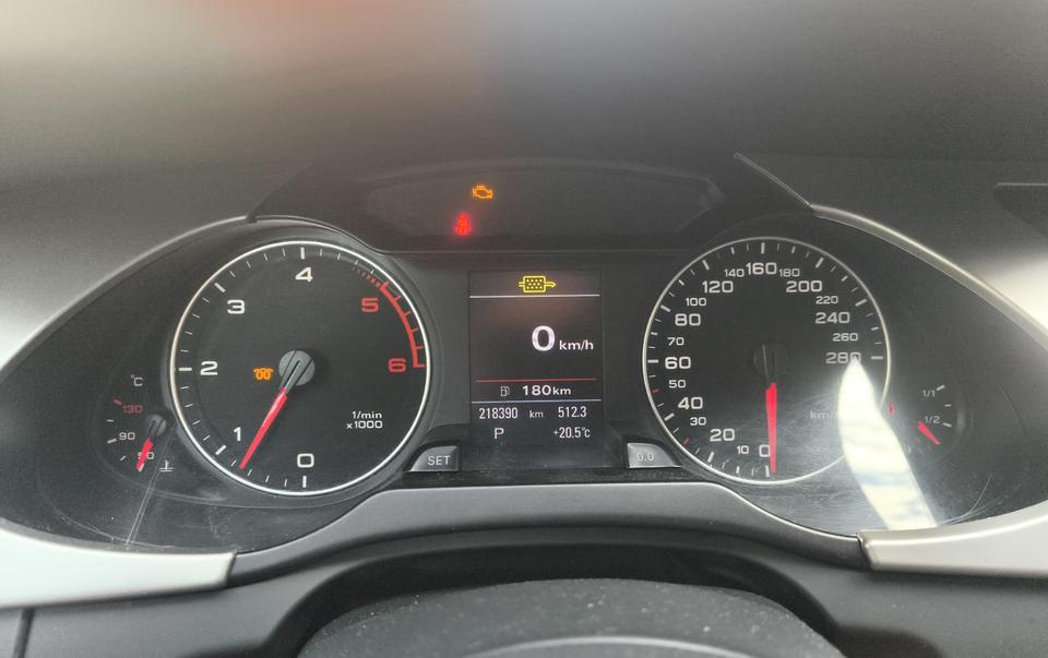 Audi A4 2009 — photo 8