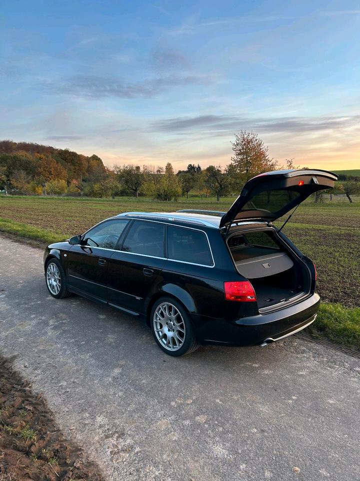 Audi A4 2006 — салон