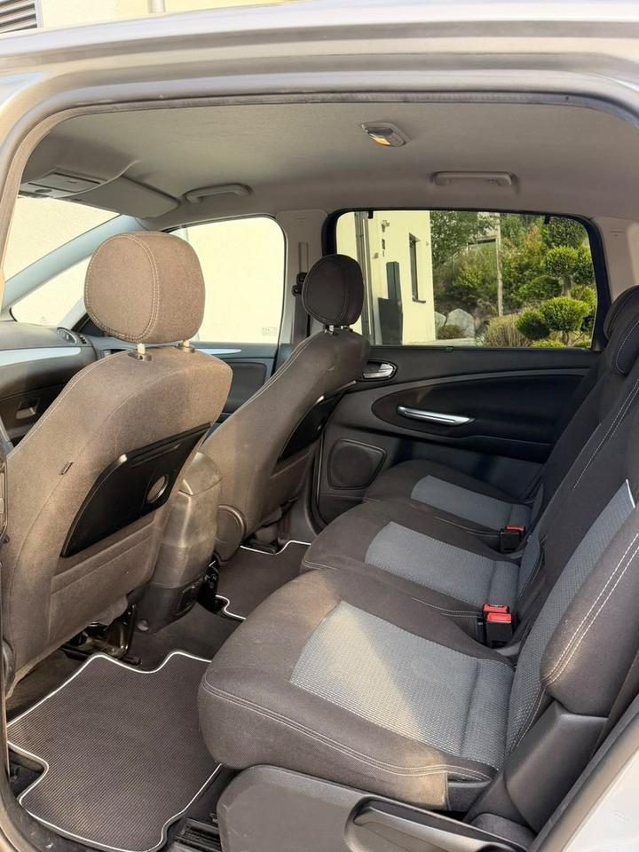 Ford S-Max 2013 — photo 10