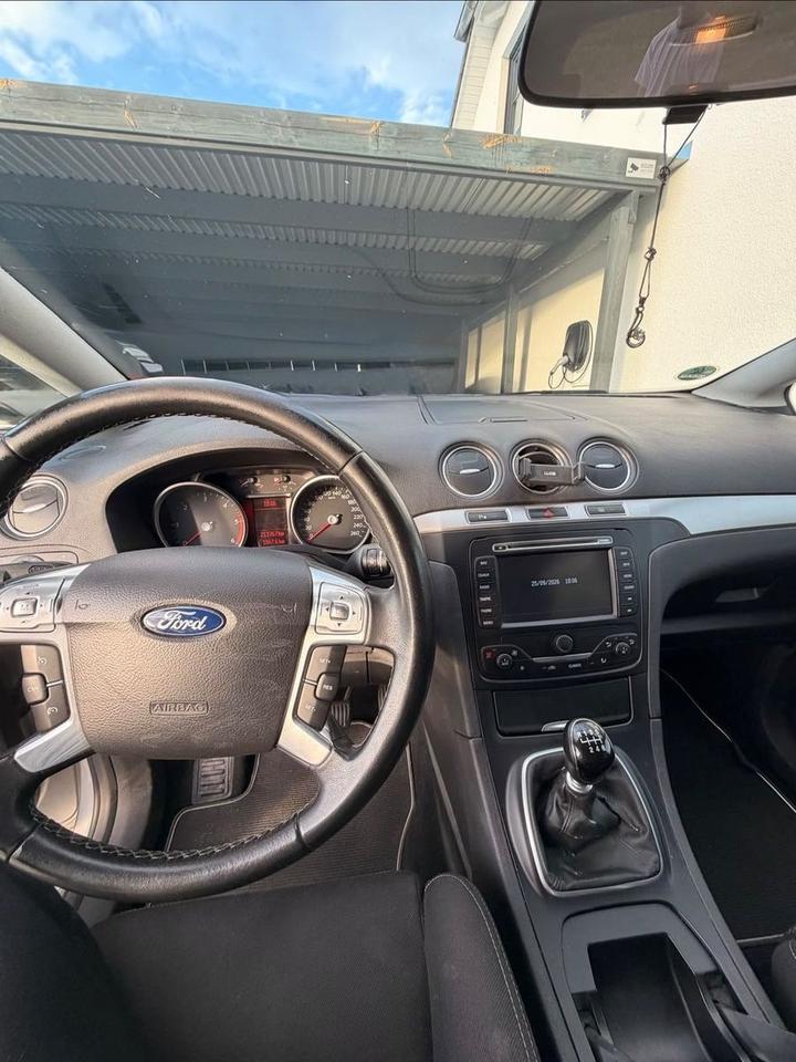 Ford S-Max 2013 — photo 12