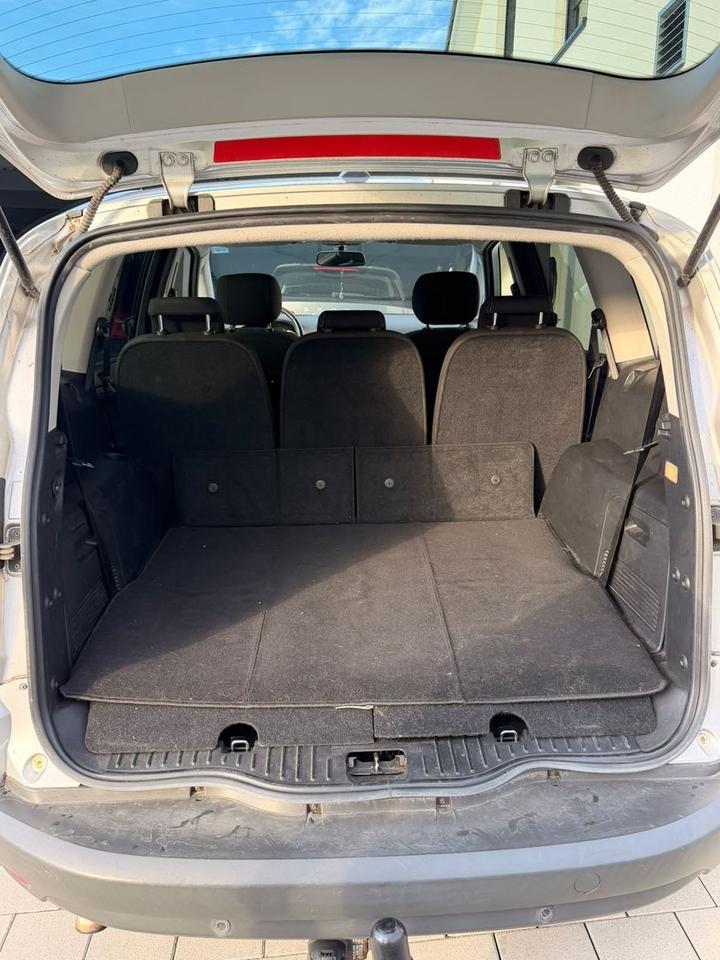 Ford S-Max 2013 — photo 9