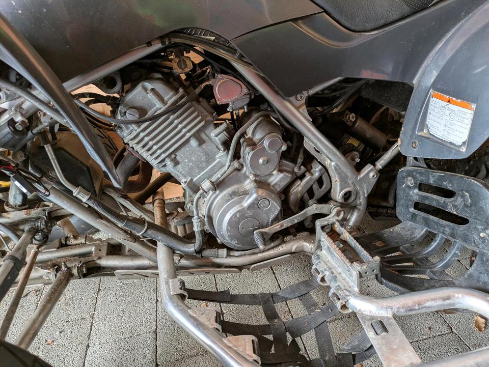 Yamaha Quad YFM 660R Raptor 2005 — interior
