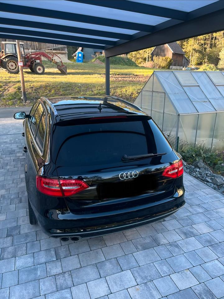 Audi A4 2014 — rear view