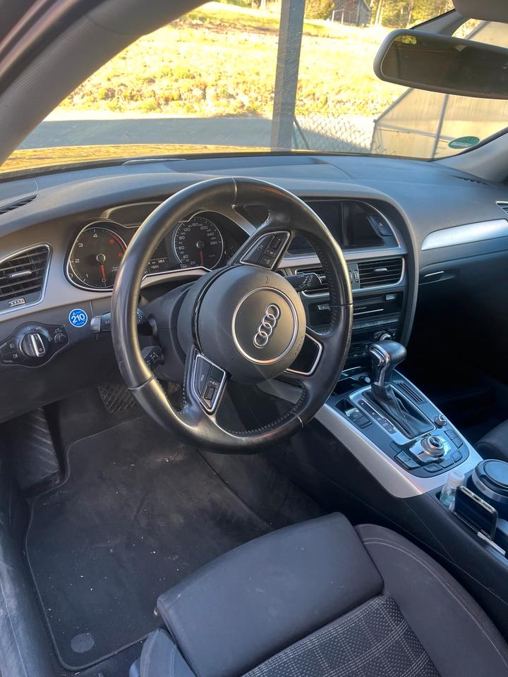 Audi A4 2014 — engine