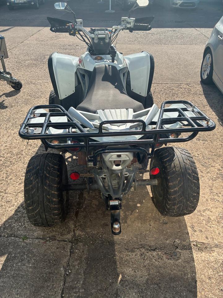 Weitere Motorräder Quad TGB Traget 525 2011 — interior