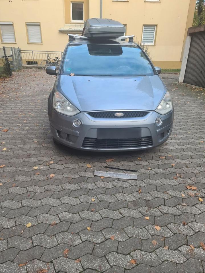 Ford S-Max 2008 — rear view