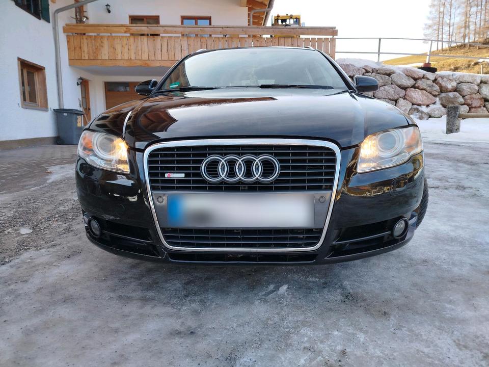 Audi A4 2006 — rear view