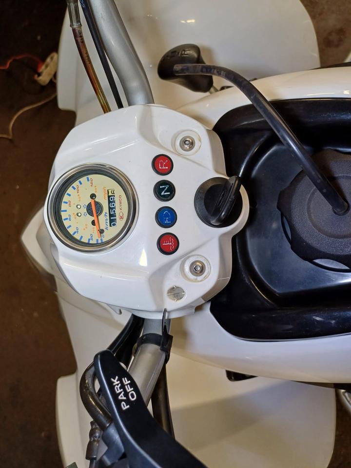 Kymco Maxxer 250 2010 — photo 7