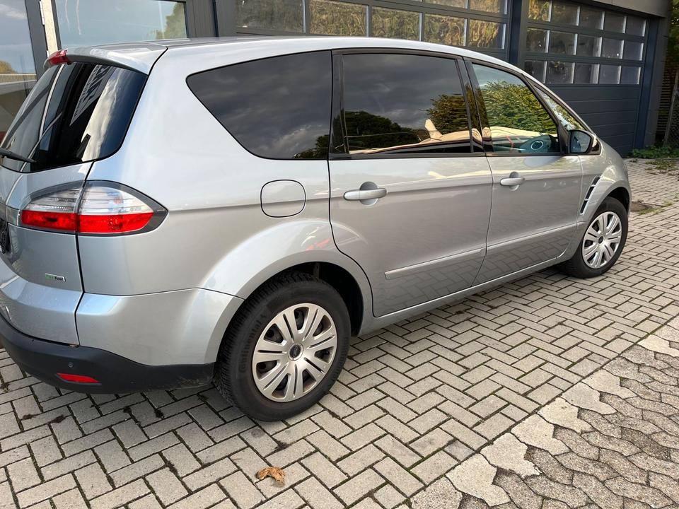 Ford S-Max 2009 — photo 12