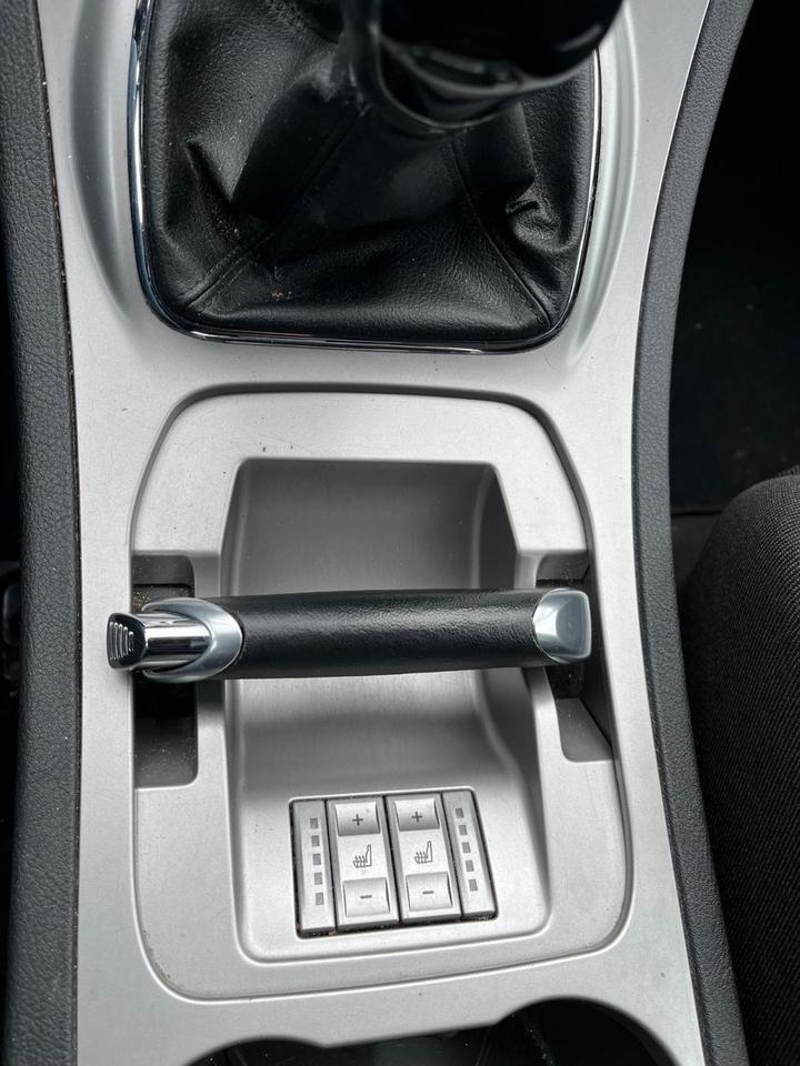 Ford S-Max 2009 — photo 21