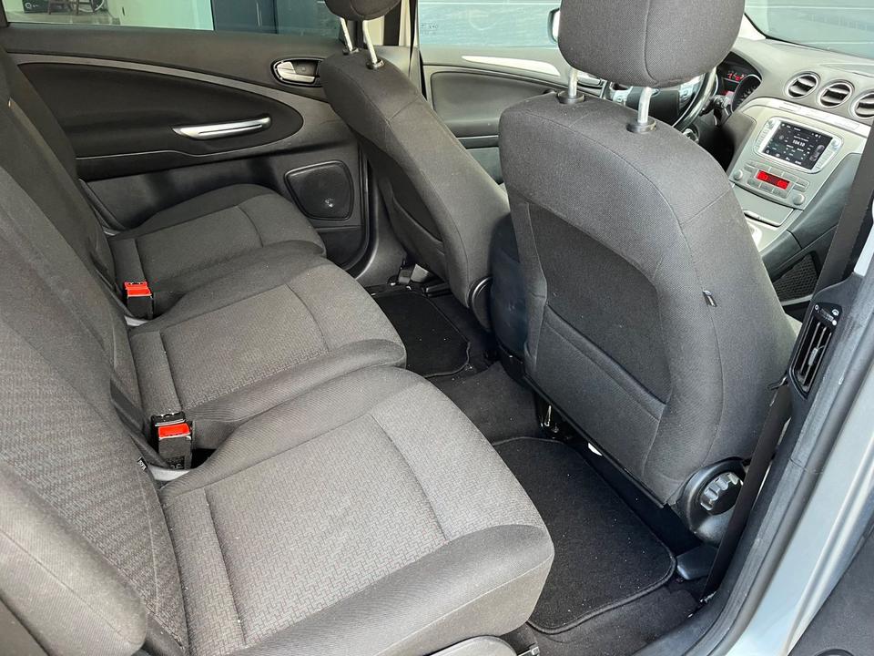 Ford S-Max 2009 — photo 22