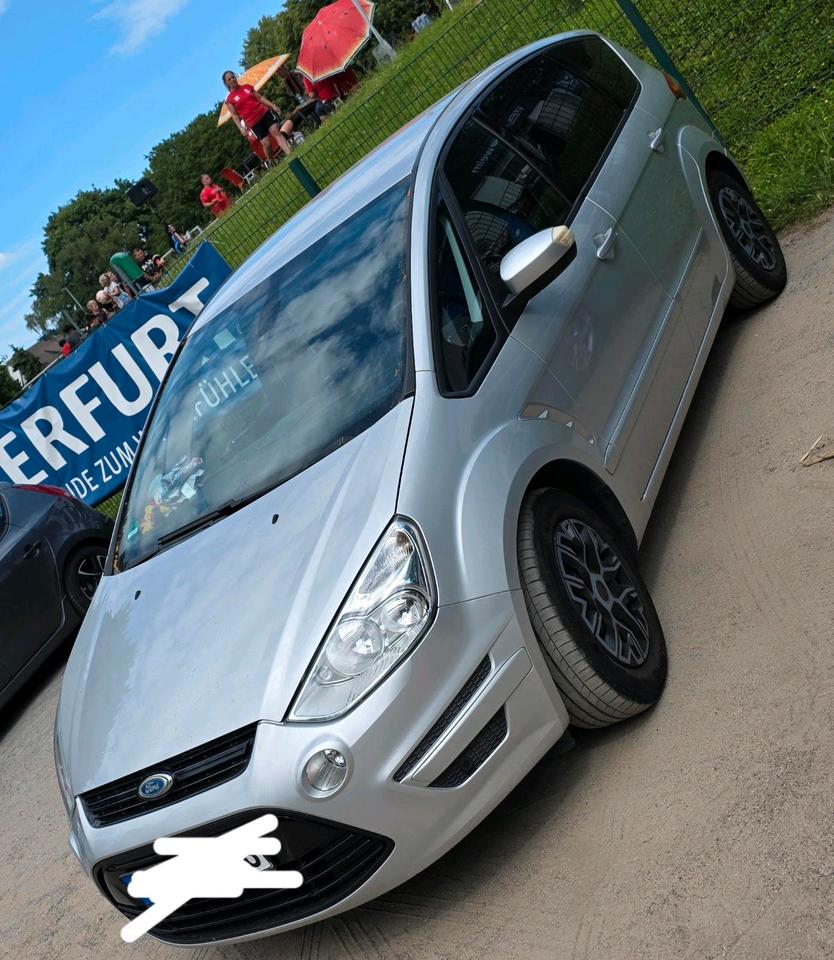 Ford S-Max 2011 — rear view