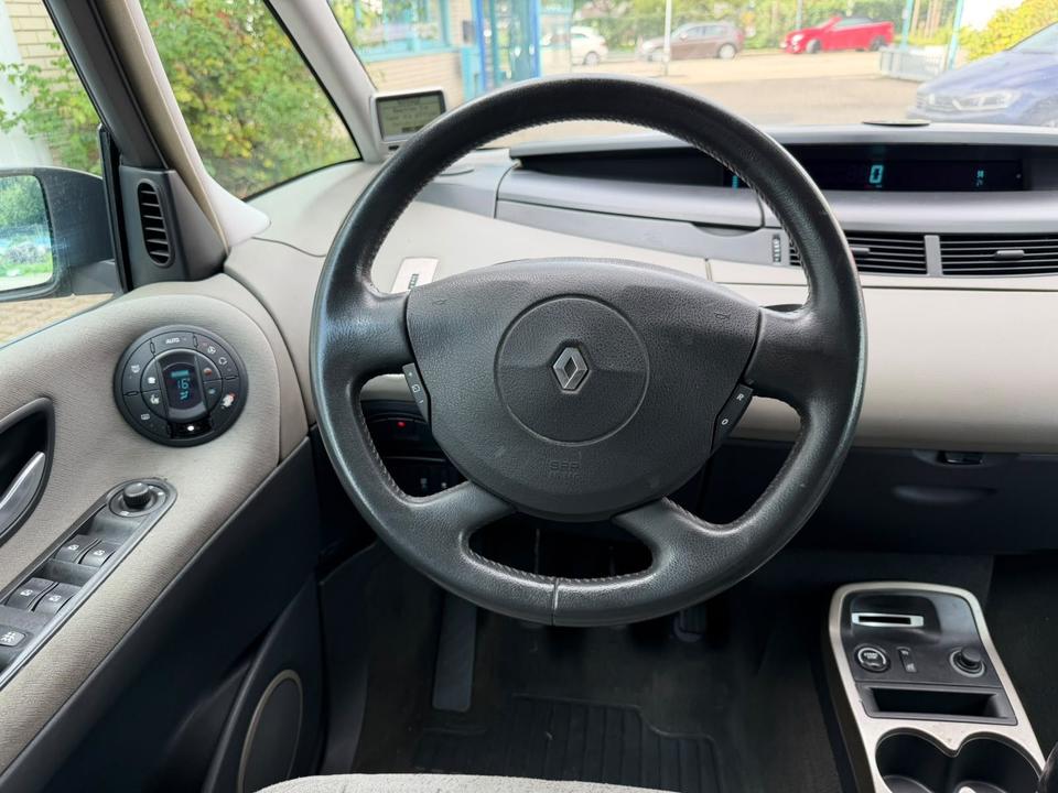 Renault Espace 2005 — photo 21
