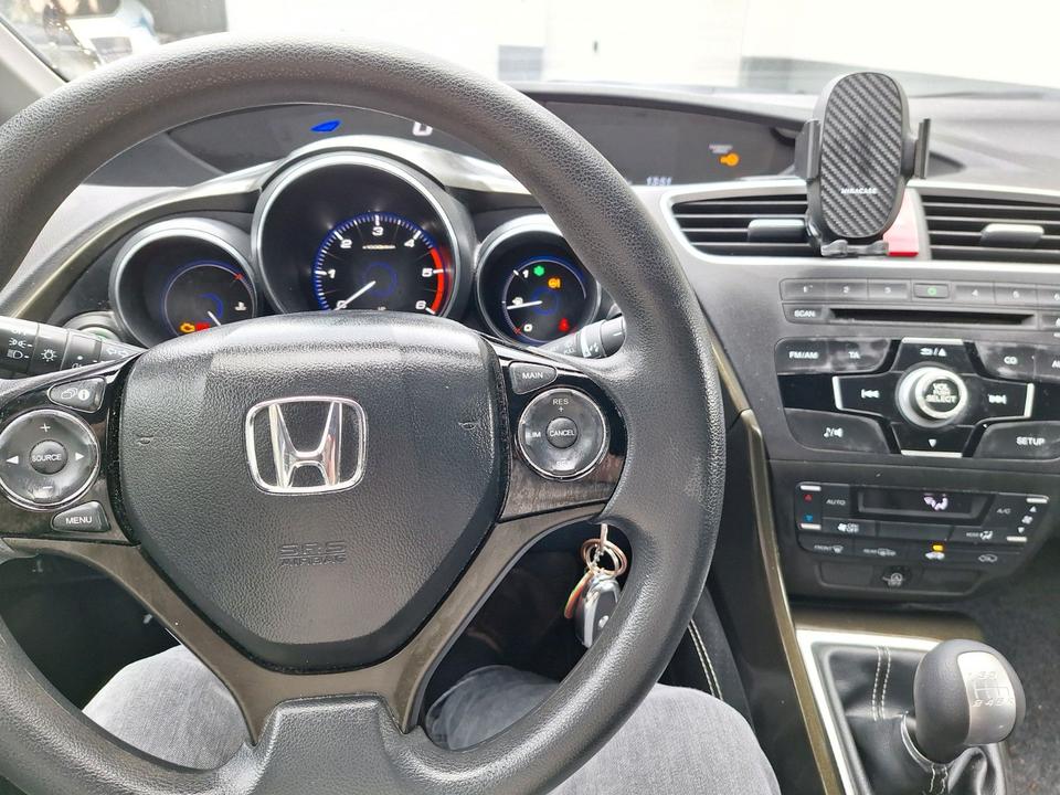 Honda Civic 2014 — engine