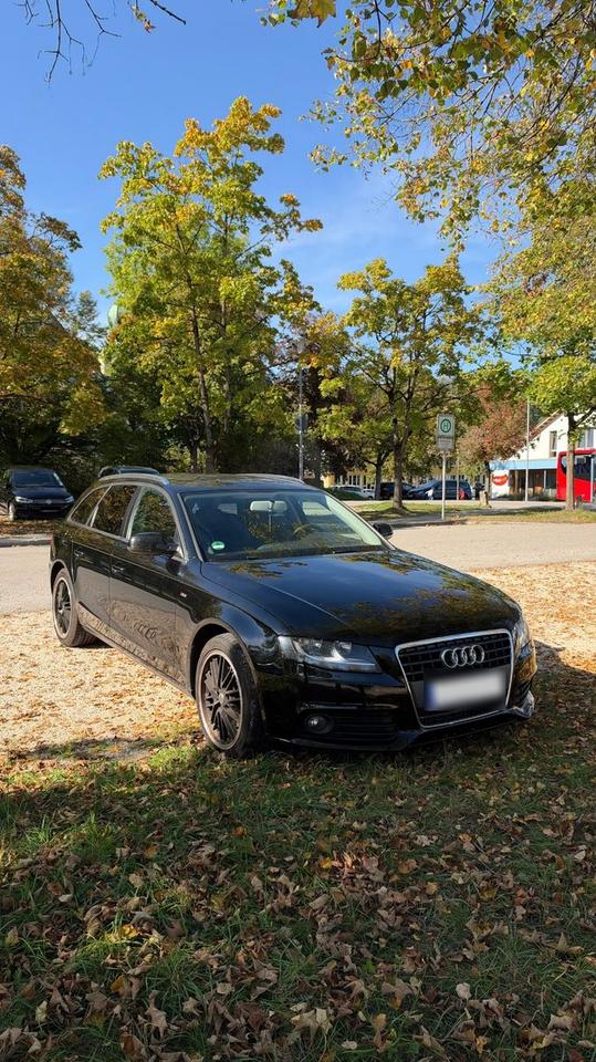 Audi A4 2009 — rear view