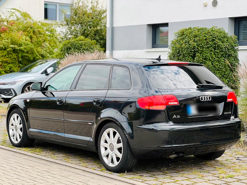 Audi A3 2006 — салон