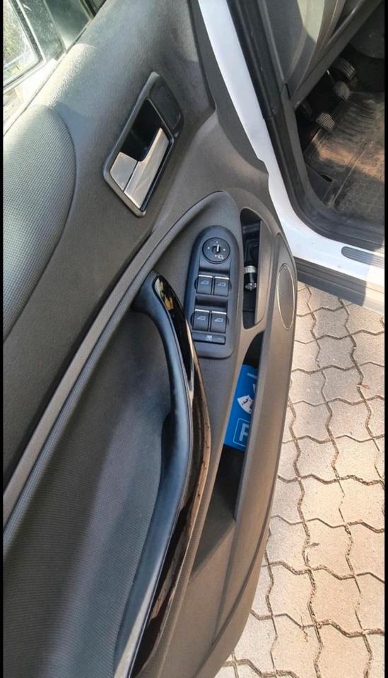 Ford Kuga 2012 — photo 10