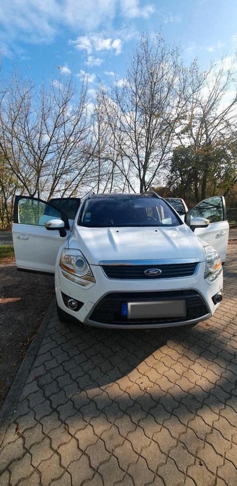 Ford Kuga 2012 — rear view