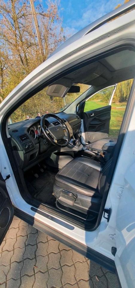 Ford Kuga 2012 — photo 8