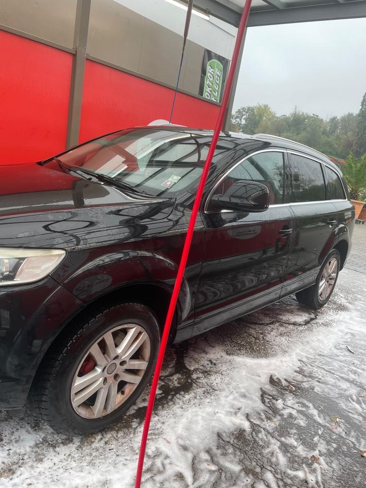 Audi Q7 2008 — салон