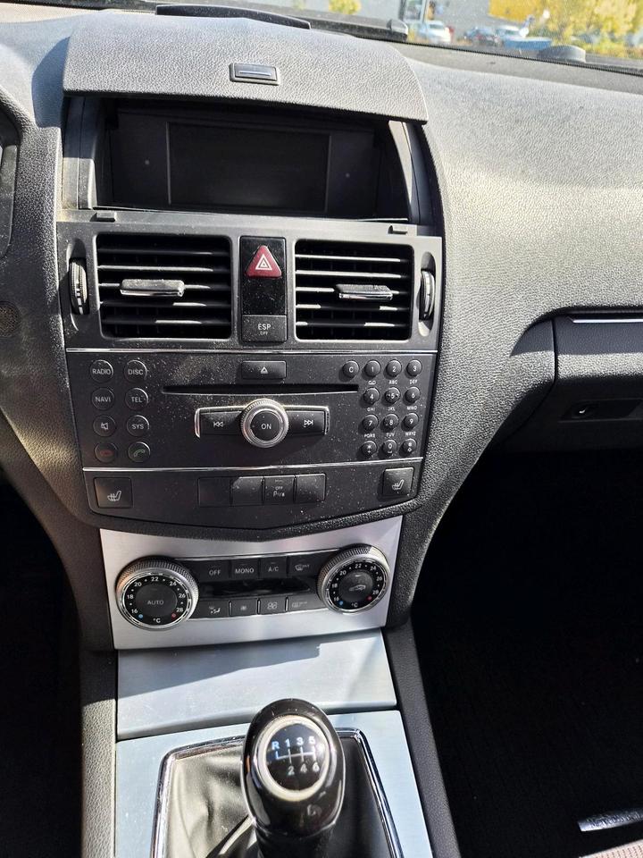 Mercedes Benz C 220 2008 — rear view