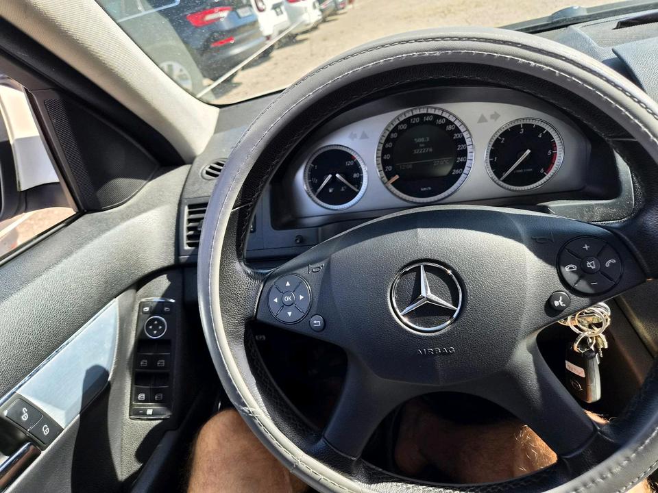 Mercedes Benz C 220 2008 — interior