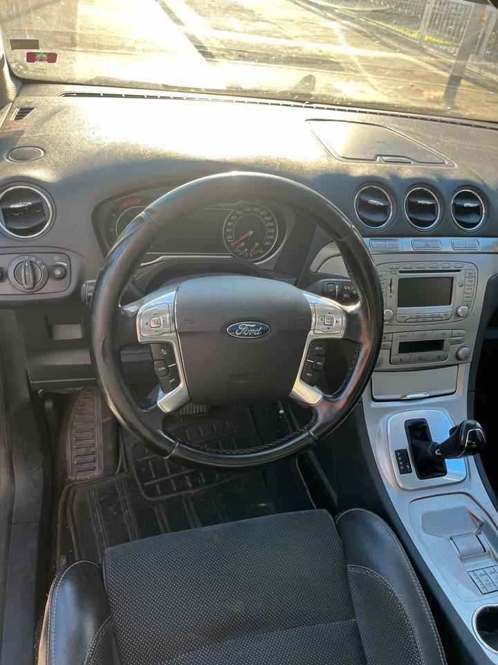 Ford S-Max 2009 — photo 9