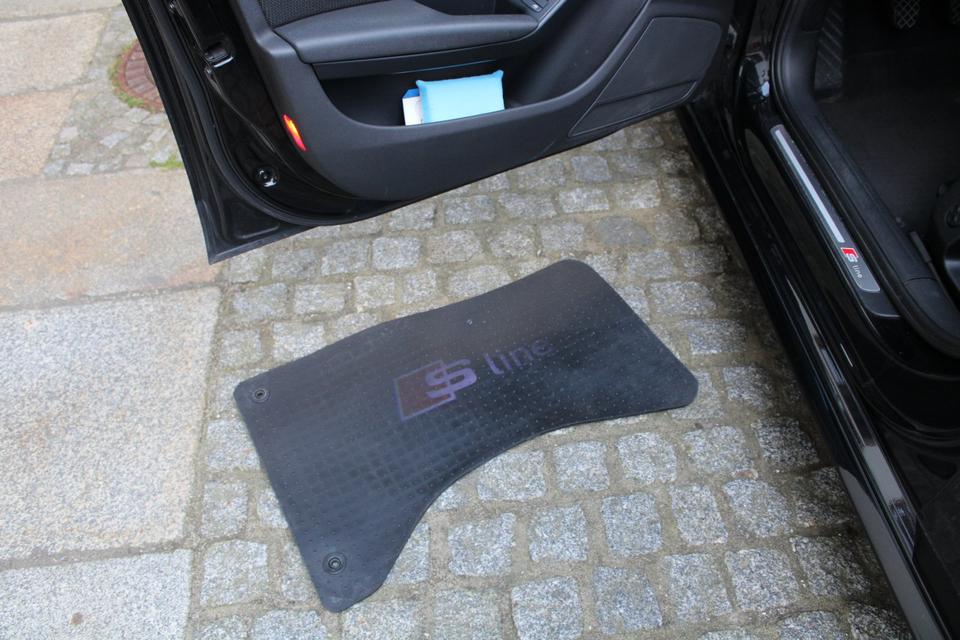Audi A4 2010 — photo 8