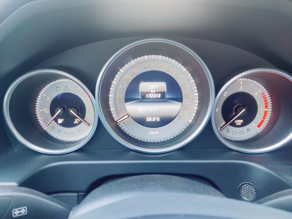 Mercedes Benz E 250 2015 — photo 13