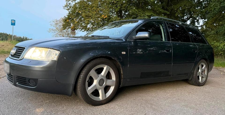 Audi A6 2004 — салон