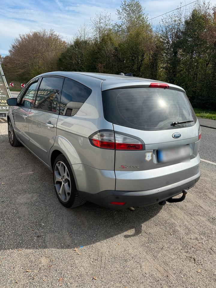 Ford S-Max 2006 — rear view